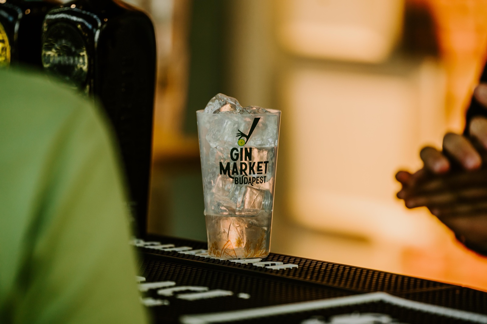 Iced gin and tonic in a Gin Market Budapest glass on the bar